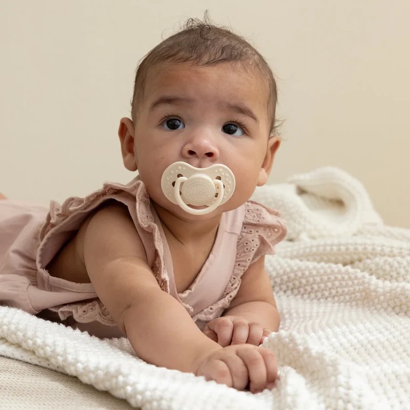 Love Baby Glow In The Dark Orthodontic Soother 6+ Months 2s